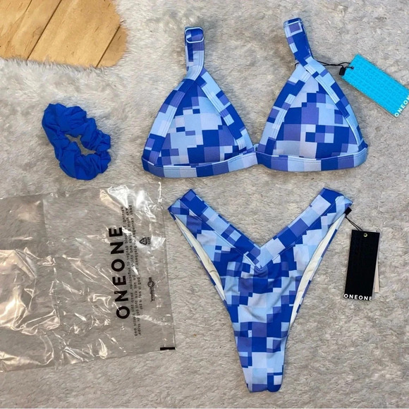 NWT OneOne Swimwear Bikini SET Blue Pixel Plunge Pattern Kameron Jesse Small NEW - Picture 3 of 3
